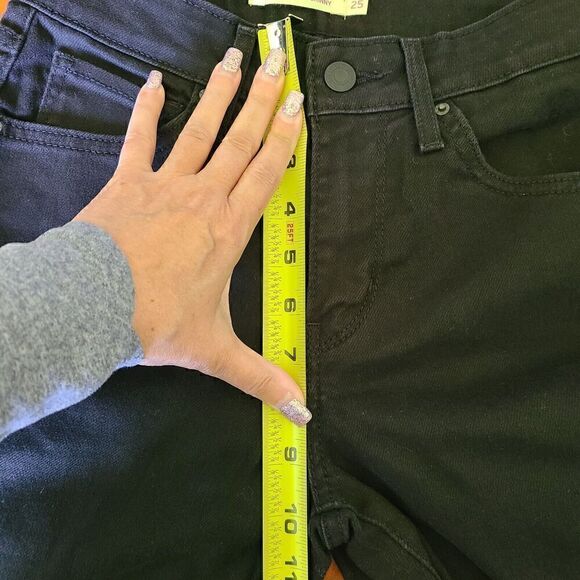 Levis 721 Skinny Jeans Sz 25 (24) High Rise Black Ripped Knees Distressed‎ - Picture 10 of 12